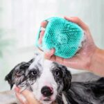 ⁦Brosse de Nettoyage et Distributeur De Shampoing en Silicone – فرشاة الحمام من السيليكون⁩ - الصورة ⁦5⁩