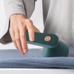 ⁦Éliminateur de peluches de vêtements électrique portable - الة الكهربائية المحمولة لازالة الوبر من الملابس⁩ - الصورة ⁦3⁩
