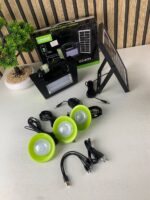 ⁦Kit Panneau Solaire portable avec Torche LED Rechargeable et 3 Lampes – طقم مصباح يعمل بالطاقة الشمسية⁩ - الصورة ⁦8⁩