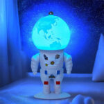 ⁦Lampe Astronaute lunaire avec télécommande et LED 16 couleurs – مصباح رجل الفضاء⁩ - الصورة ⁦4⁩