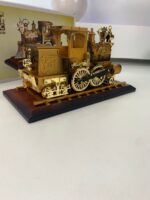 ⁦Boîte à Musique Locomotive Mobile en Bronze – علبة موسيقى قاطرة متحركة⁩ - الصورة ⁦9⁩