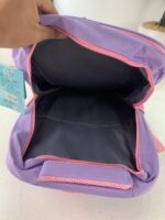 ⁦Sac à Dos Enfant Space Design Ludique Multi-Poches Mauve – حقيبة مدرسية للأطفال لون بنفسجي⁩ - الصورة ⁦6⁩