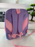 ⁦Sac à Dos Enfant Space Design Ludique Multi-Poches Mauve – حقيبة مدرسية للأطفال لون بنفسجي⁩ - الصورة ⁦5⁩