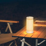 ⁦Lampe de camping design en nid d’abeille avec 3 couleurs variable rechargeable⁩ - الصورة ⁦4⁩