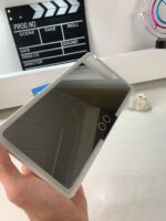 ⁦Miroir de courtoisie rechargeable double buttons avec 3 modes d’éclairage – مرآة مكياج مضيئة للسيارات⁩ - الصورة ⁦8⁩