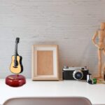 ⁦Mini instrument de musique rétro GUITARE, boîte à musique Décoration⁩ - الصورة ⁦4⁩