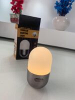 ⁦Lampe de camping rechargeable avec changement de couleur RVB – مصباح تخييم ملون⁩ - الصورة ⁦10⁩