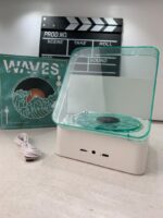 ⁦Lecteur Vinyle Sans Fil Bluetooth avec Effet Lumineux RVB – مكبر صوت بلوتوث⁩ - الصورة ⁦12⁩