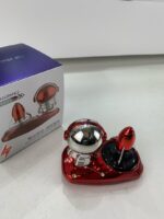 ⁦Parfum Voiture Solaire Décor Astronaute – موزع العطر في السيارة⁩ - الصورة ⁦6⁩