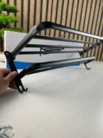 Porte-serviette mural pliable en aluminium Noir – خفيف، متين، ويعطي لمسة عصرية لحمامك - Image 3