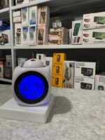 ⁦Horloge numérique de Projection LCD à LED, alarme vocale, fonction Snooze, thermomètre⁩ - الصورة ⁦8⁩