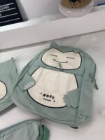 ⁦Ensemble de Sacs Snorlax 3Pcs Design Kawaii Vert – حقيبة مدرسية 3 قطع لون أخضر⁩ - الصورة ⁦5⁩