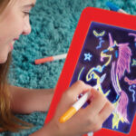 ⁦Tablette à dessin magique 3D avec lumière LED et stylo aquarelle – لوحة رسم ثلاثية الأبعاد مزودة بإضاءة أقلام مائية ملونة⁩ - الصورة ⁦6⁩