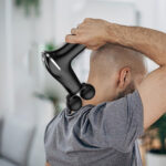 ⁦Masseur de tissus musculaire électrique à double tête à 6 vitesses – جهاز تدليك متعدد الرؤوس⁩ - الصورة ⁦4⁩