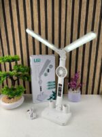 ⁦Lampe de bureau LED à double tête avec ventilateur et Horloge – مصباح مكتب مع منبه ومروحة مدمجة⁩ - الصورة ⁦7⁩