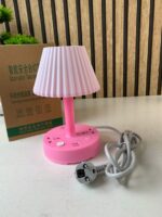 ⁦Lampe de table avec port USB à intensité variable 3 couleurs – مصباح ومقبس طاقة⁩ - الصورة ⁦8⁩