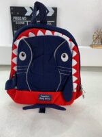⁦Sac à dos Enfants Design Requin Mignon Bleu Nuit – حقيبة أطفال برسوم القرش أزرق ليلي⁩ - الصورة ⁦3⁩