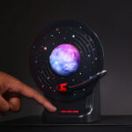 ⁦Haut Parleur Bluetooth avec lampe lunaire LED 3D à 7 couleurs réglables – مكبر صوت بلوتوث⁩ - الصورة ⁦7⁩