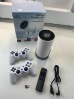 ⁦Projecteur de Jeux Intelligent a Haute Résolution avec Deux Manettes – مشغل ألعاب وجهاز عرض على الحائط⁩ - الصورة ⁦10⁩