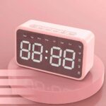 ⁦Réveil intelligente sans fil Bluetooth haut-parleur LED FM,AUX ,TF⁩ - الصورة ⁦3⁩