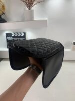 ⁦Housse fine pour Accoudoir de voiture en cuir avec 2 sacs de rangement - وسادة مسند الذراع في السيارة⁩ - الصورة ⁦12⁩