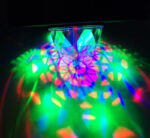 ⁦Projecteur jeux de lumiere RGB Laser rotatif 6en1 effets Stroboscope⁩ - الصورة ⁦3⁩