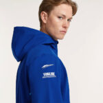 ⁦Yamaha Racing Veste Softshell à Capuche Unisexe – سترة ياماها جودة عالية⁩ - الصورة ⁦5⁩