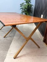 ⁦Table de Camping Pliante en Aluminium avec Design Grain de Bois - طاولة تخييم ألمنيوم قابلة للطي بتصميم خشبي⁩ - الصورة ⁦11⁩