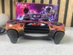 ⁦SONY DualShock Manette PS4 Sans Fil, Batterie Rechargeable (High Copy) – Edition Street Fighter V2⁩ - الصورة ⁦4⁩