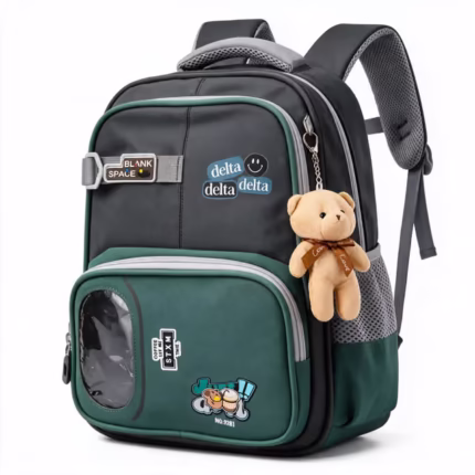 Sac à Dos Scolaire Delta Design Ergonomique avec Trousse et Pendentif Ours Inclus Gris SACKDS35GR - حقيبة ظهر مدرسية عصرية مع مقلمة مدمجة
