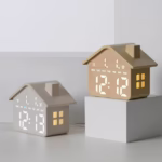 ⁦Horloge Réveil Numérique LED en Forme de Maison Double Alarme Veilleuse Douce GH8063 - ساعة منبه رقمية بتصميم منزل أنيق مع إضاءة ليلية وشاشة كاملة⁩ - الصورة ⁦2⁩